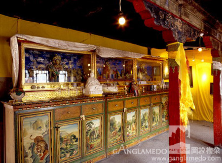 the Buddha worship at GANGLAMEDO